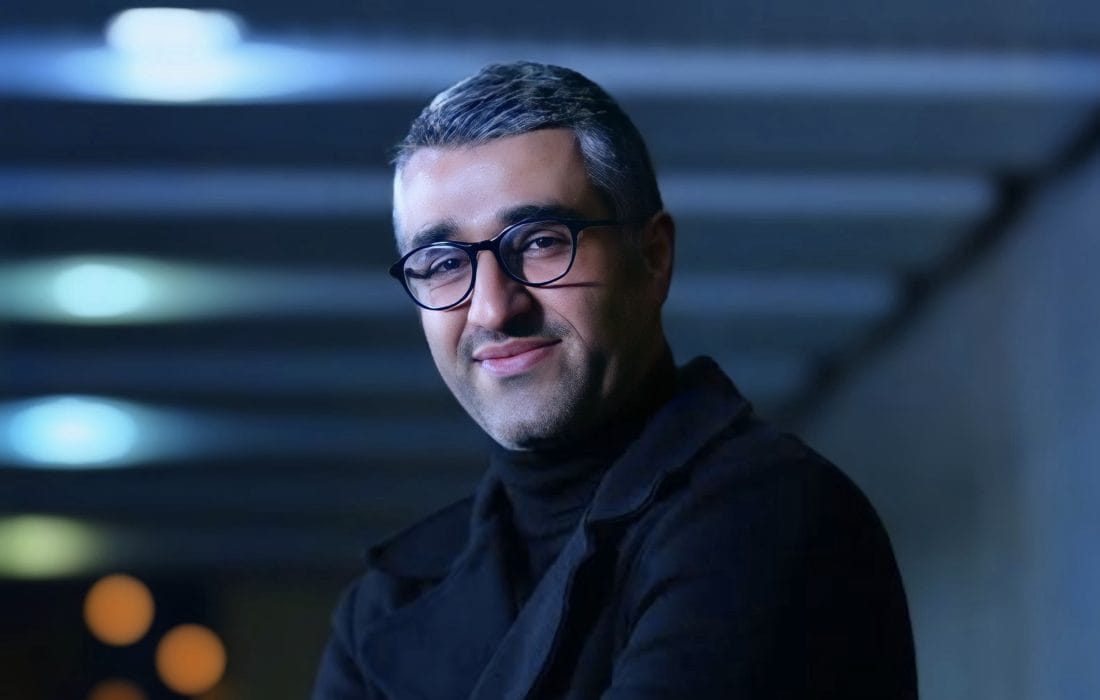 همکاری دوباره ابراهیم پشت‌کوهی و پژمان جمشیدی در نمایش «ذرات آشوب»