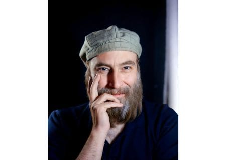 حامد رحیمی‌نصر «ژن زامبی» را روی صحنه می‌برد