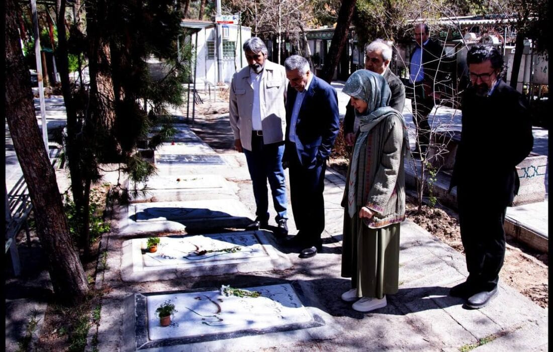 آغاز سال کاری معاونت امور هنری وزارت فرهنگ با ادای احترام به شهدا و هنرمندان فقید
