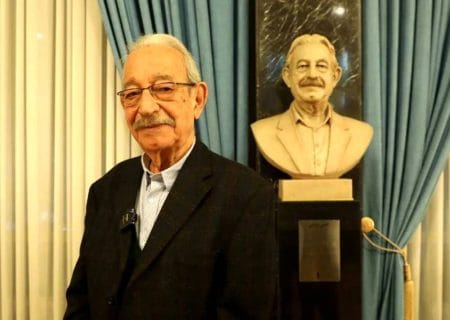 عیادت مدیرعامل بنیاد رودکی از استاد حسن ریاحی در بیمارستان رسالت