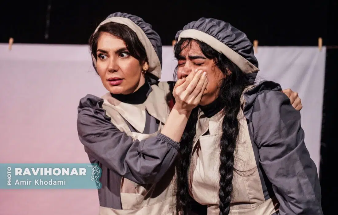 گزارش تصویری از نمایش «شورش کلفت‌ها» | دور دوم اجرا در تماشاخانه مشایخی