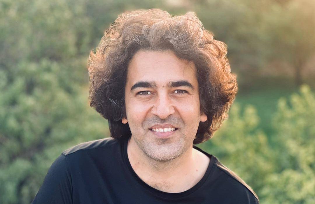 احمدجو: دریافت جایزه از رضا بابک افتخار بزرگی بود / جایزه جشنواره تئاتر «شهر» هم خوشایند است و هم مسئولیتآور